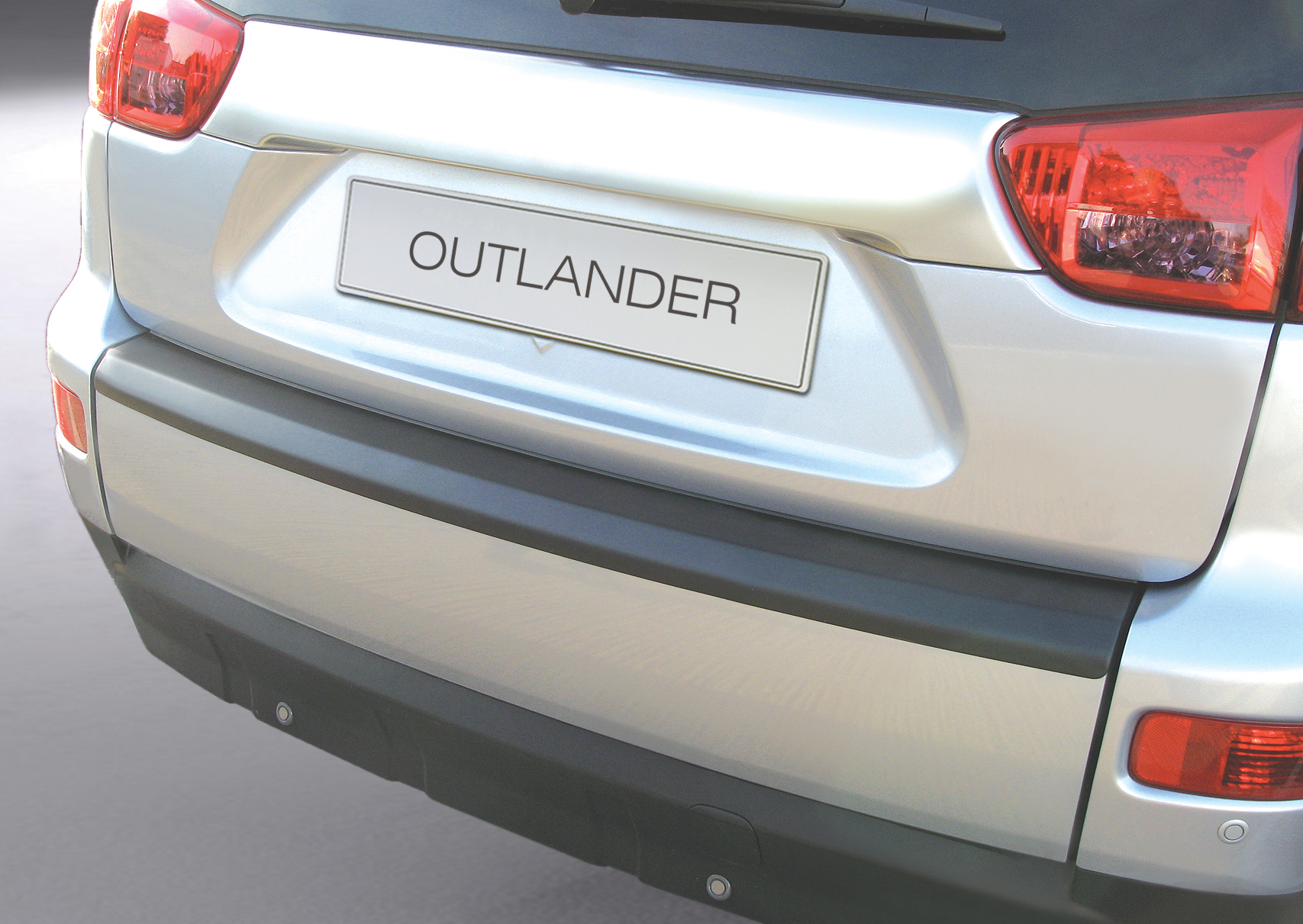 Takapuskurin kolhusuoja Mitsubishi Outlander 7-12
