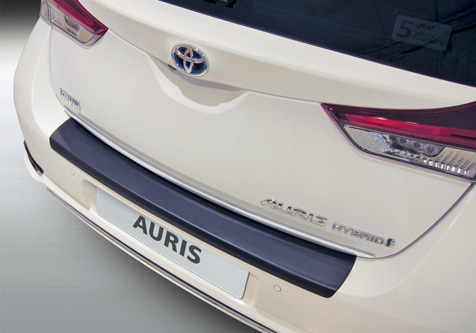 Takapuskurin kolhusuoja Toyota Auris 9.2015