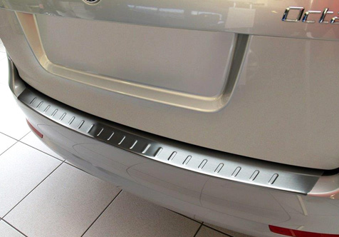 Takapuskurin kolhusuoja Skoda Octavia Kombi 09-13, Rosteri