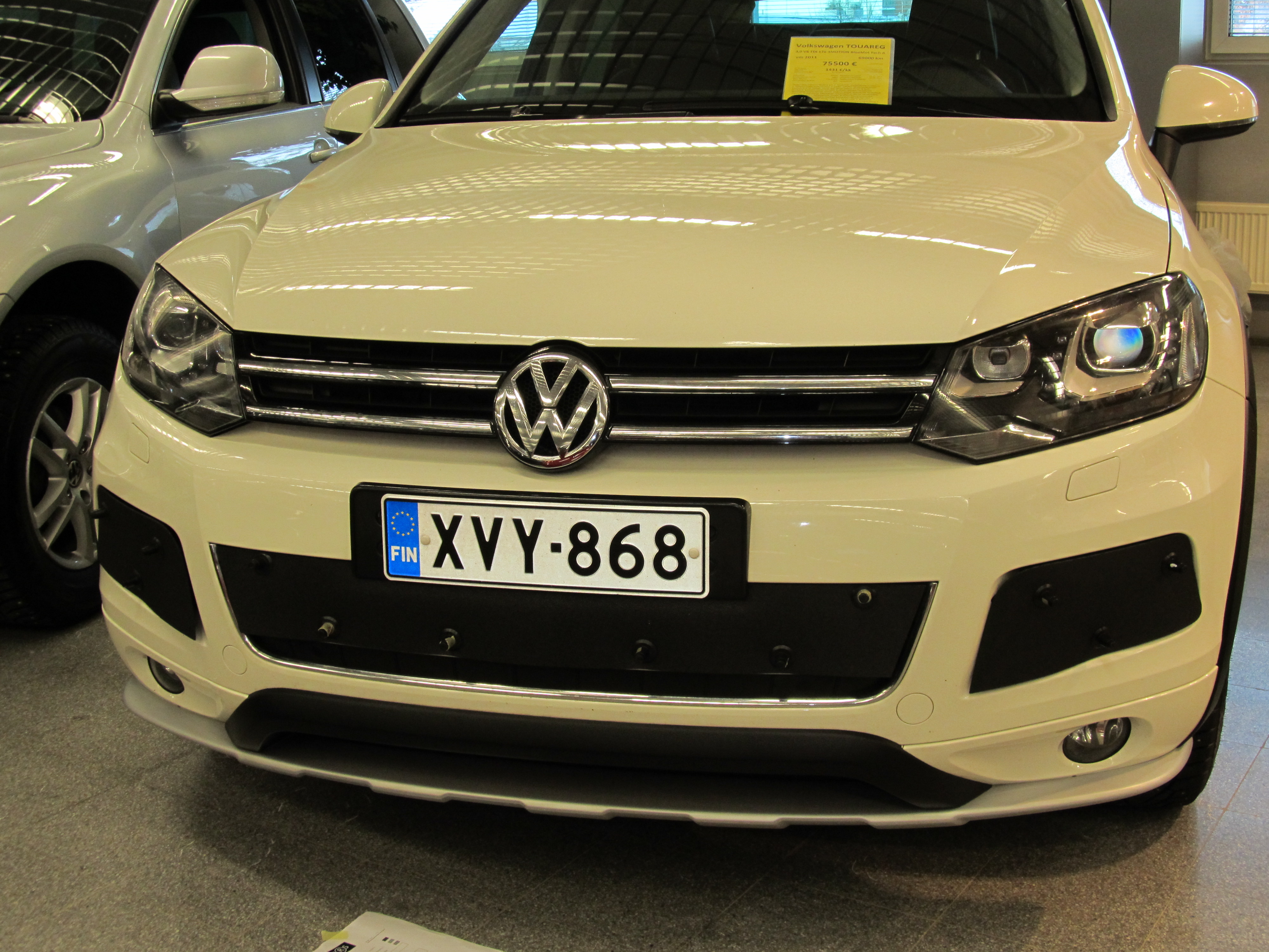 Maskisuoja Volkswagen Touareg 2011-2014