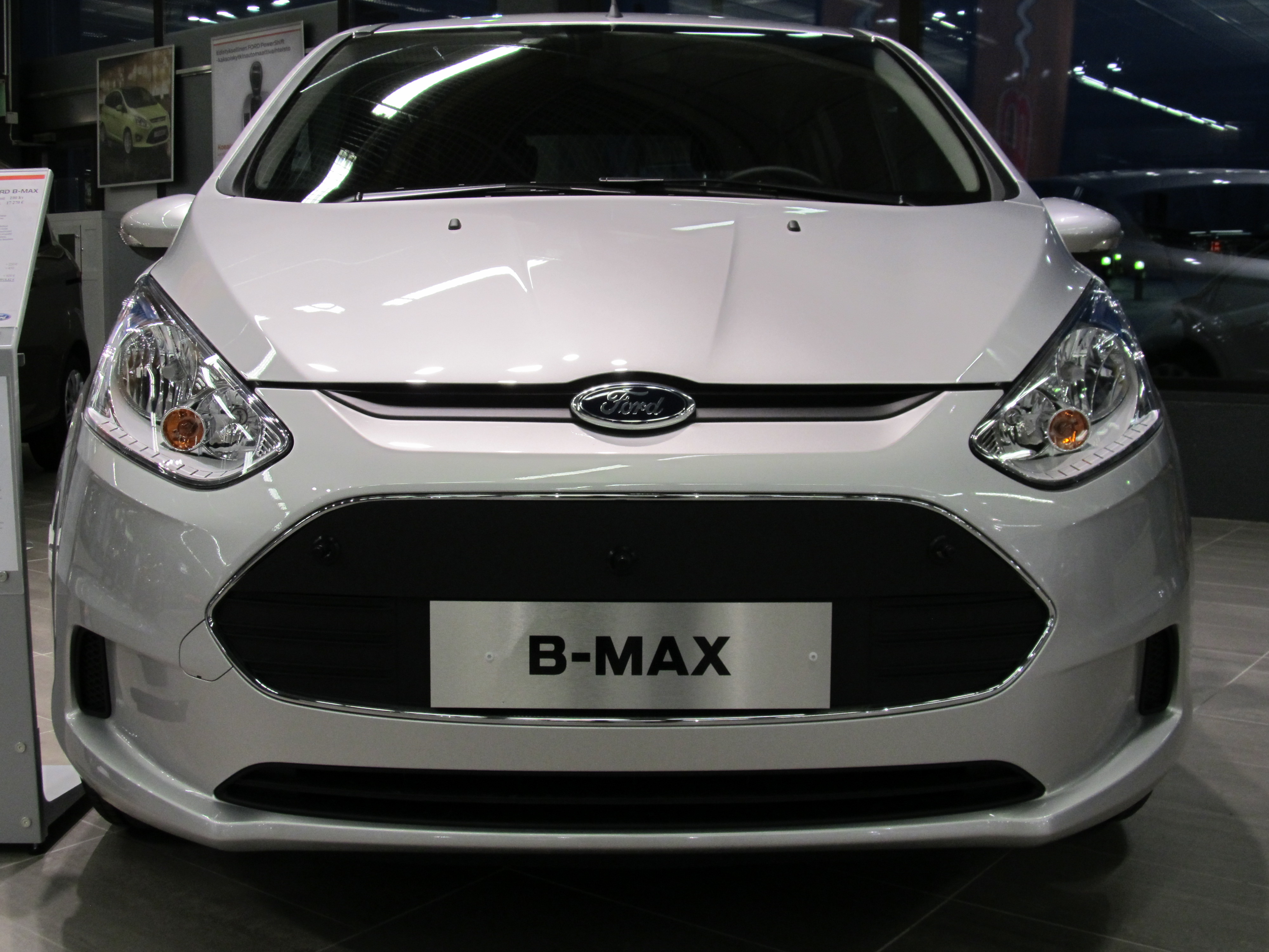 Maskisuoja Ford B-Max 2013- / BMW Maasturi X6 07-14