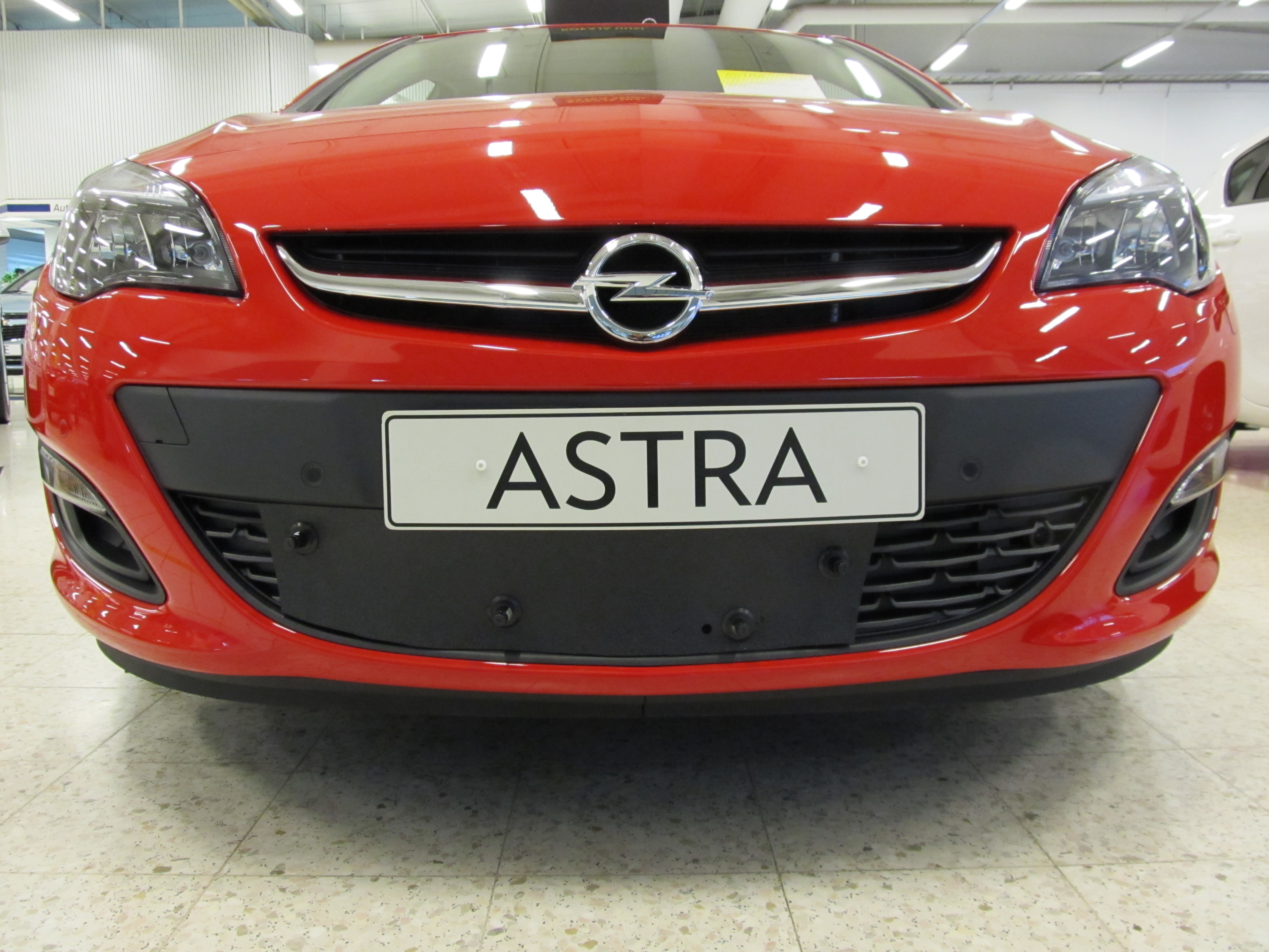Maskisuoja Opel Astra J 2013-2015