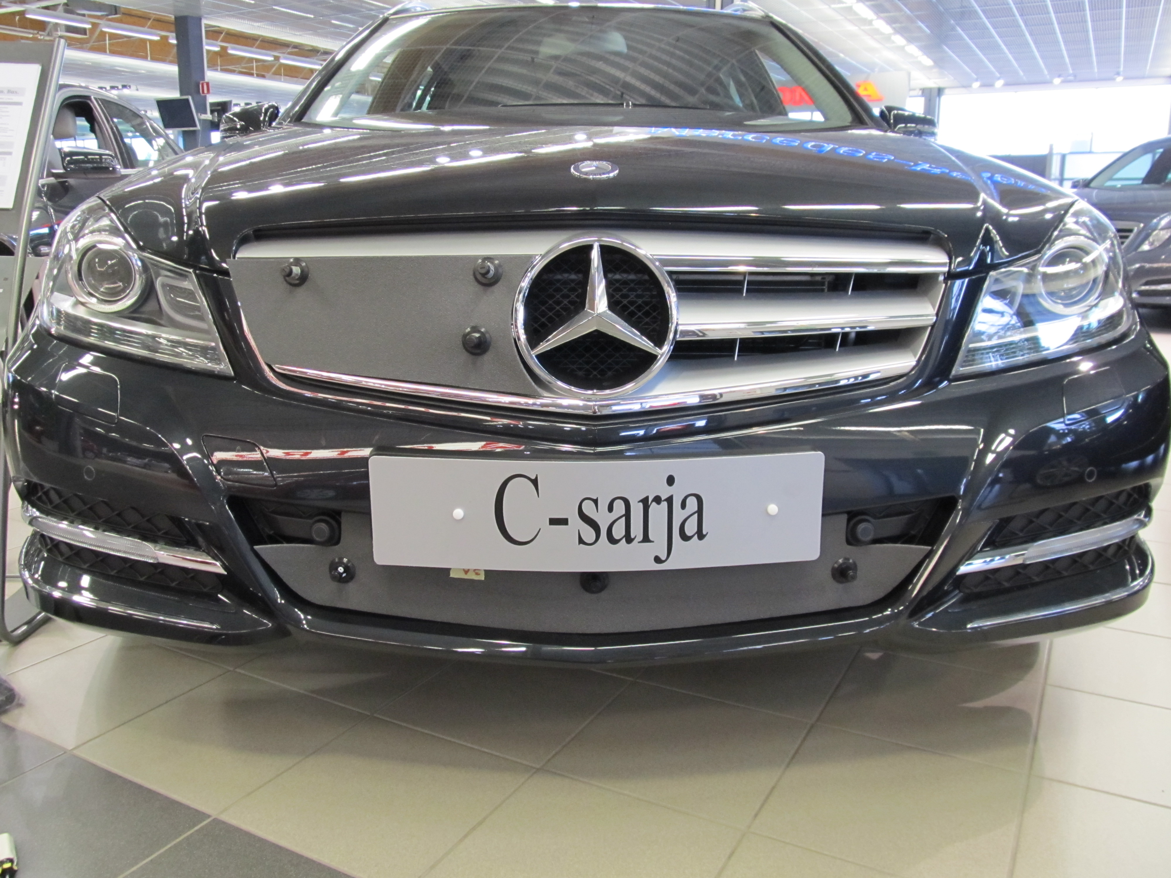 Maskisuoja Mercedes Benz C-sarja W204 11-13 Avantgarde