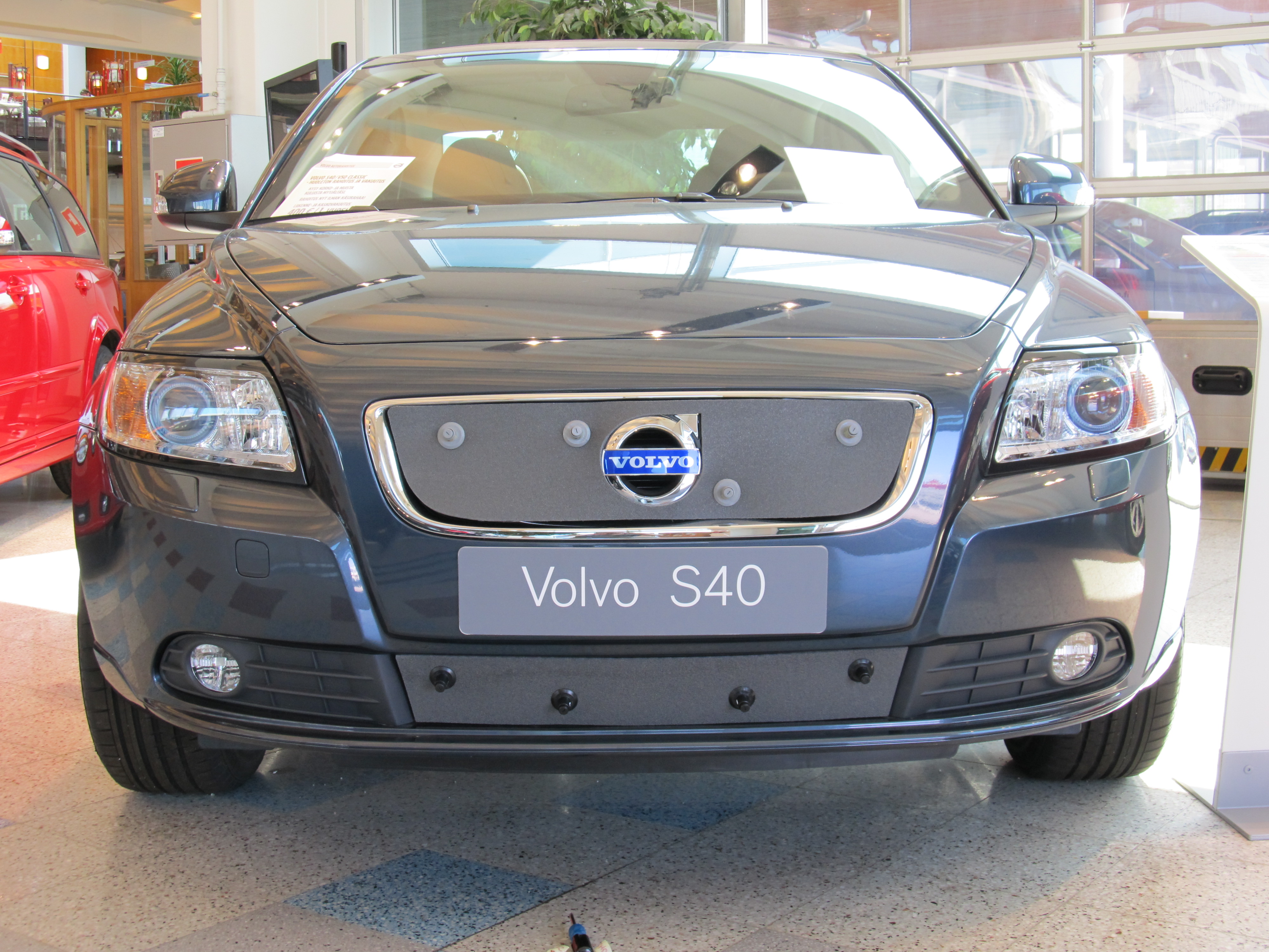 Maskisuoja Volvo S40 2010-2012, täysin avoin säleikkö