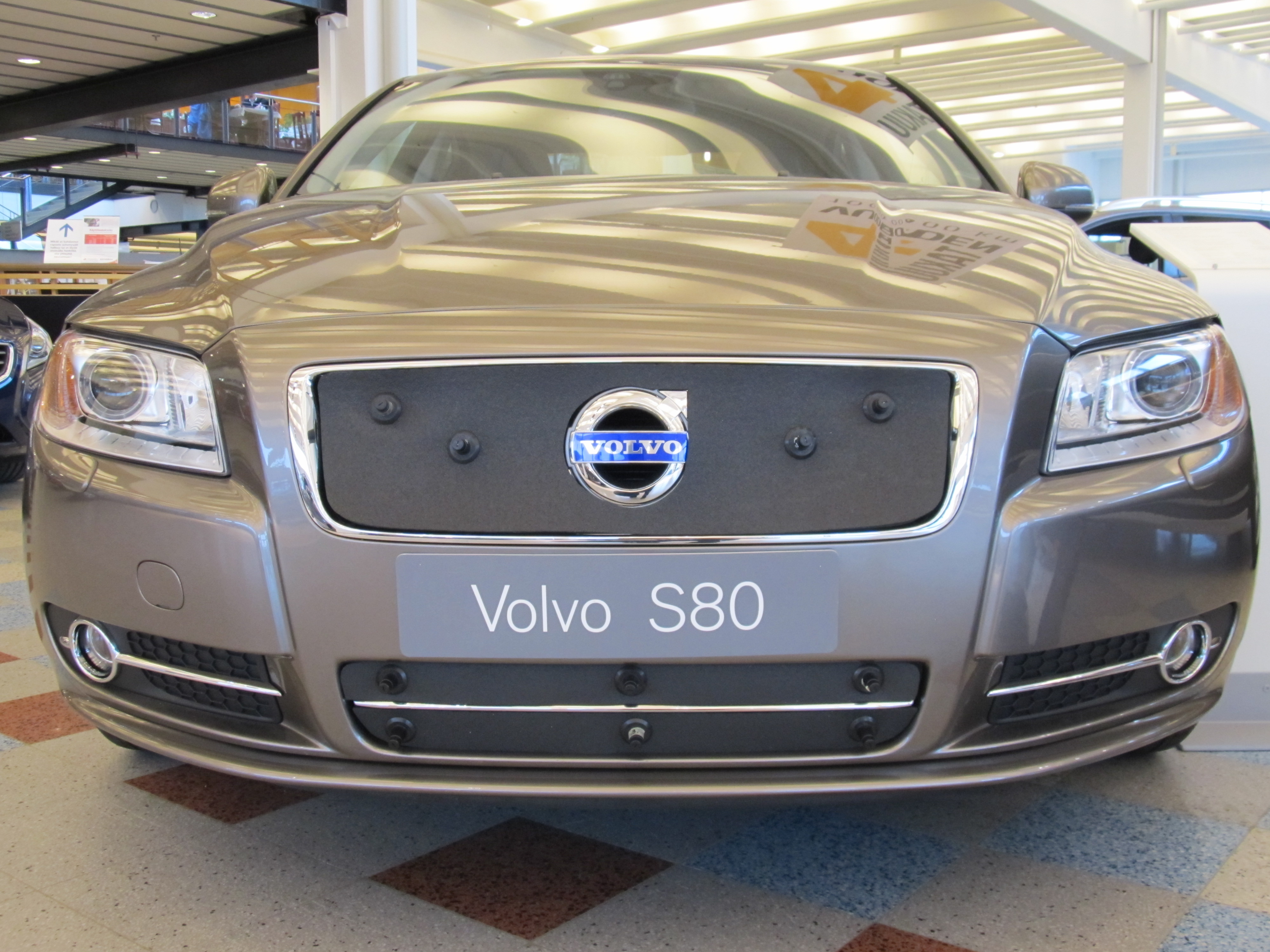 Maskisuoja Volvo S80 2007-2009 (Kopio)