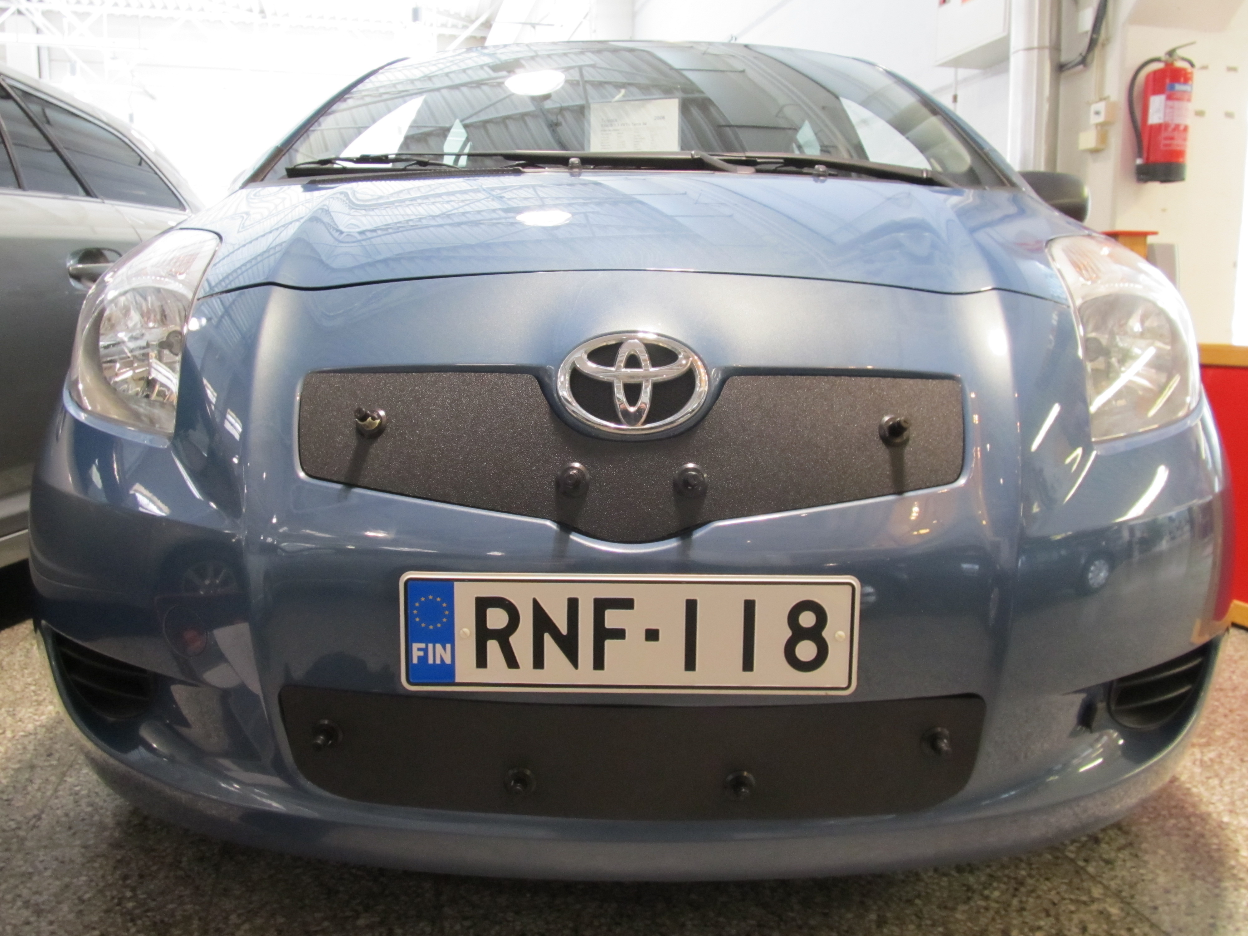 Maskisuoja Toyota Yaris 06-11