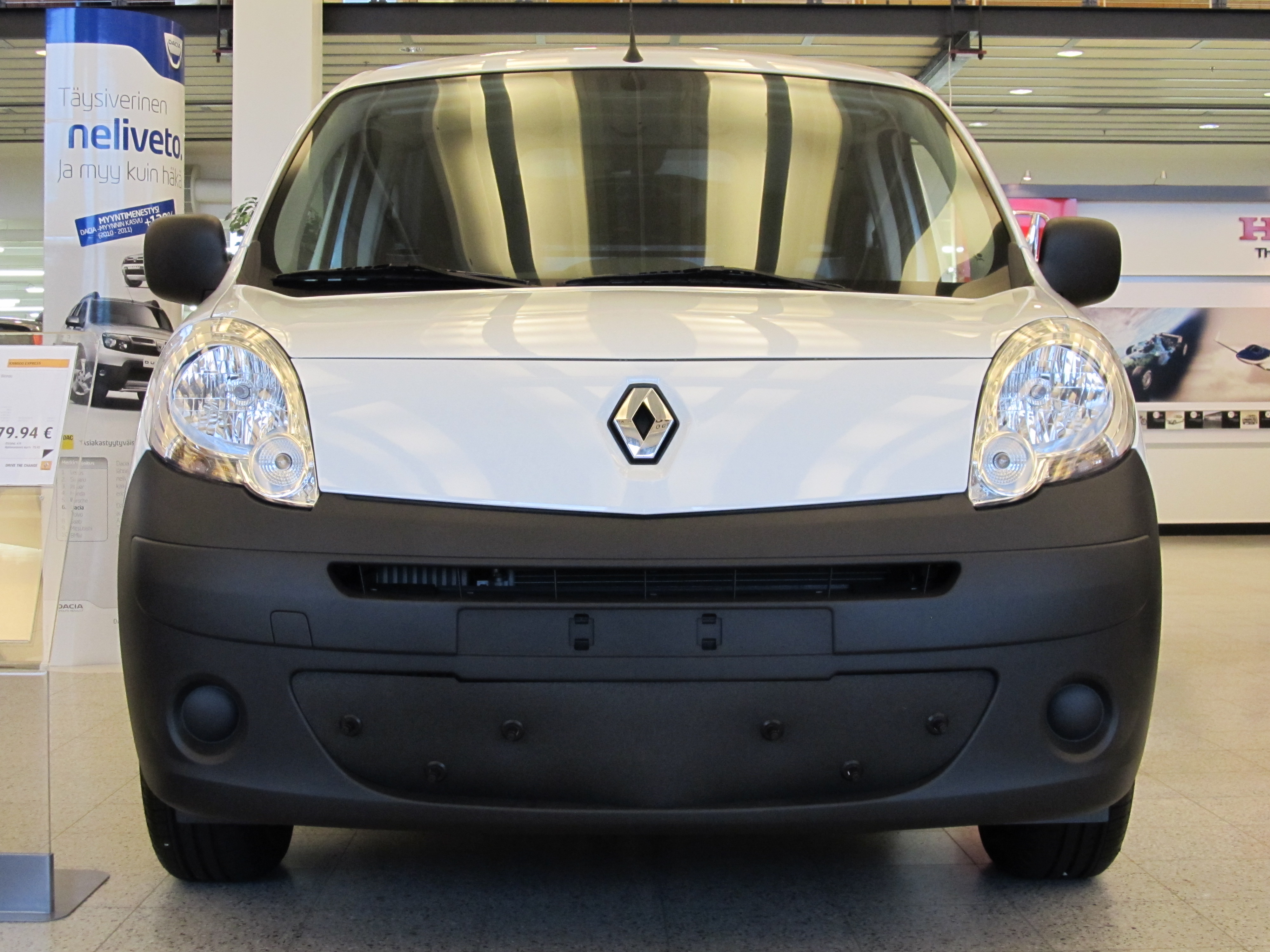 Maskisuoja Renault Kangoo 2014- (Kopio)