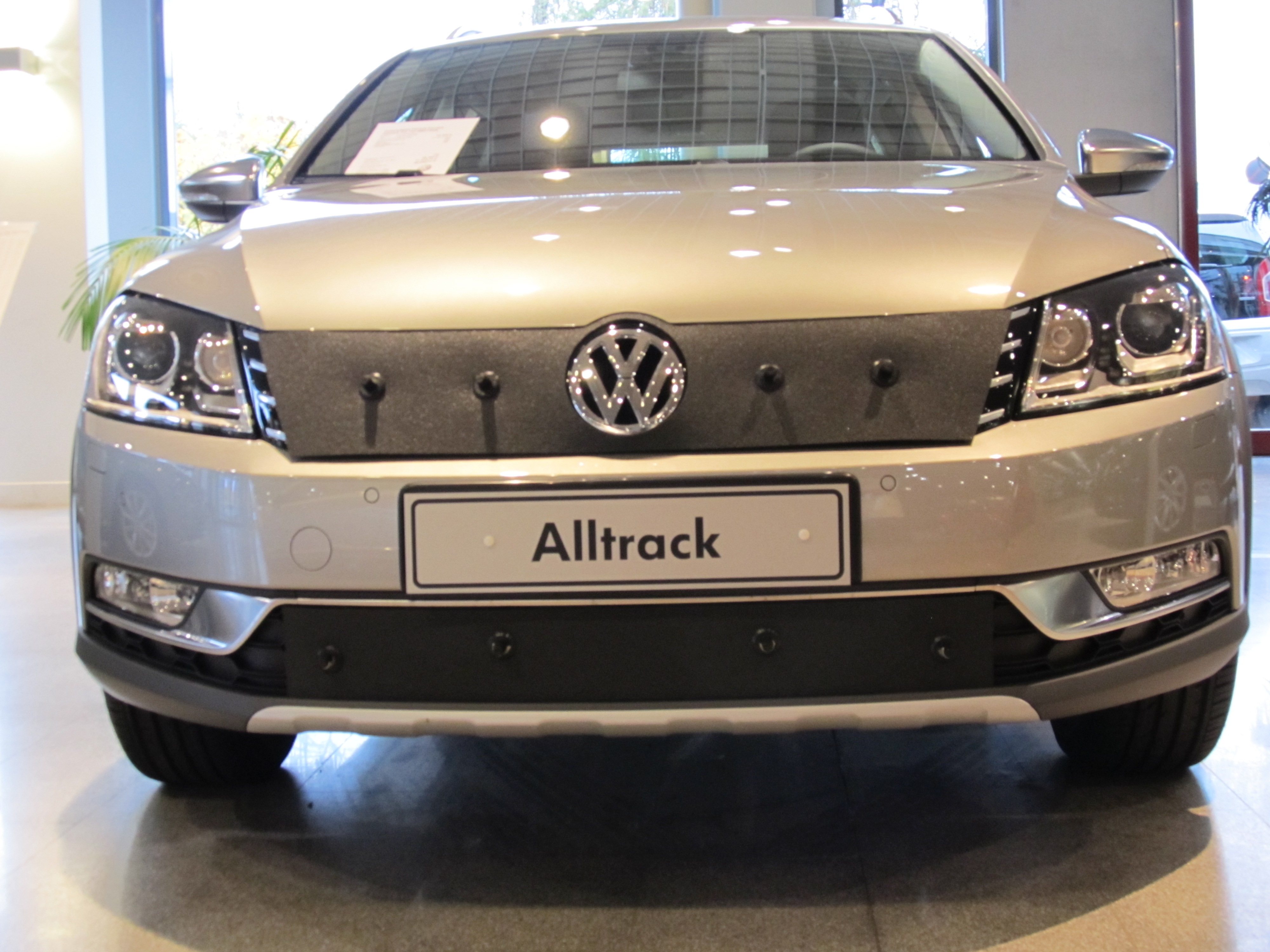 Maskisuoja Volkswagen Passat Alltrack 2012-2014