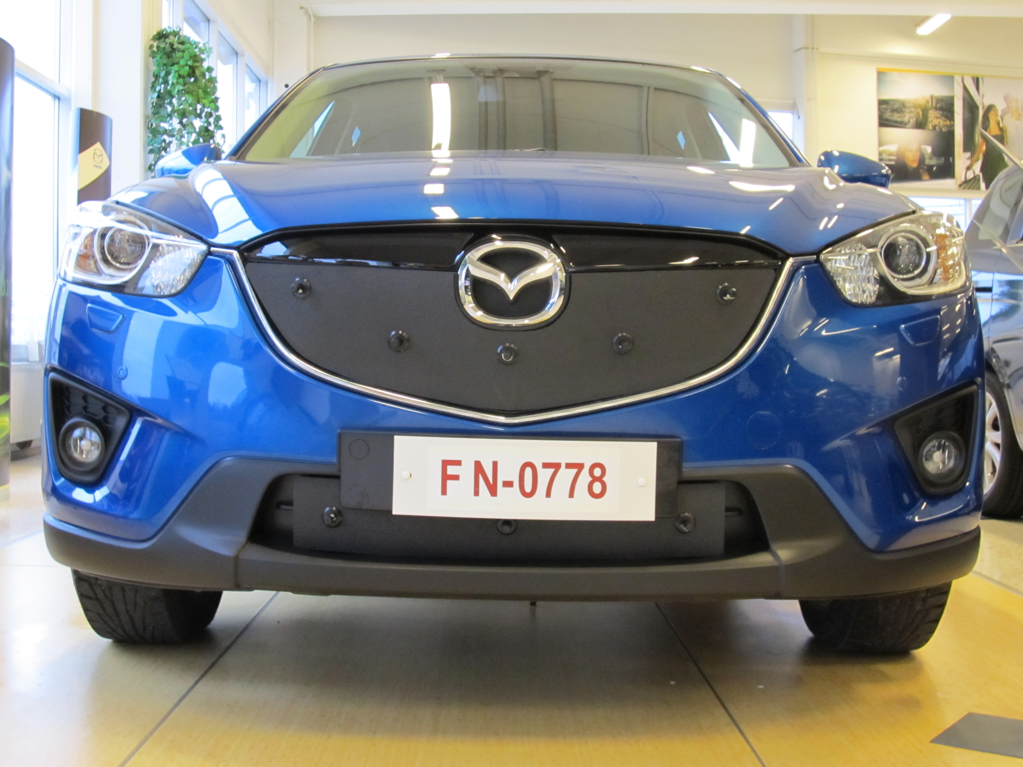 Maskisuoja Mazda CX-5 2012-2014