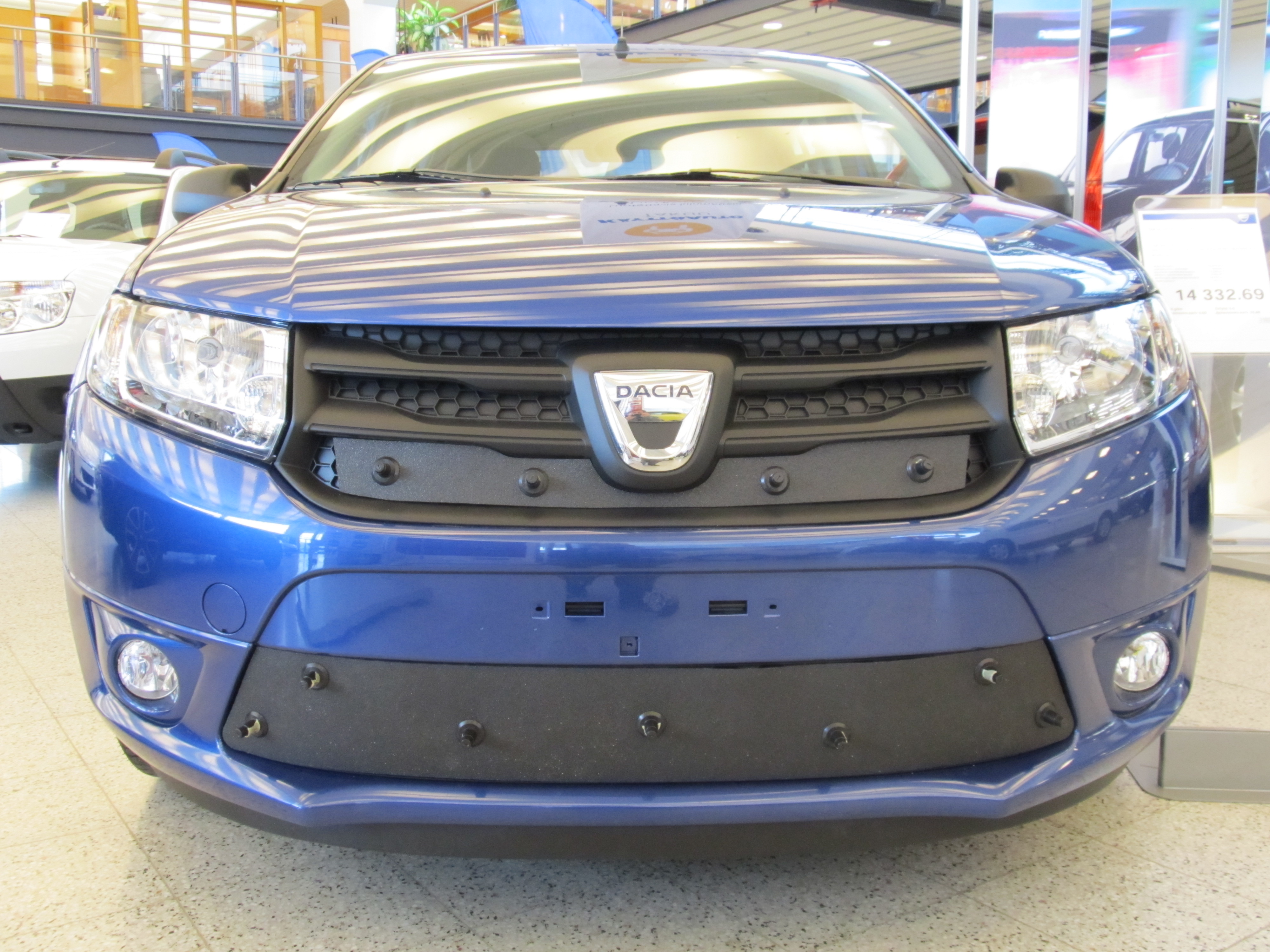 Maskisuoja Dacia Sandero / Stepway 2013-2016