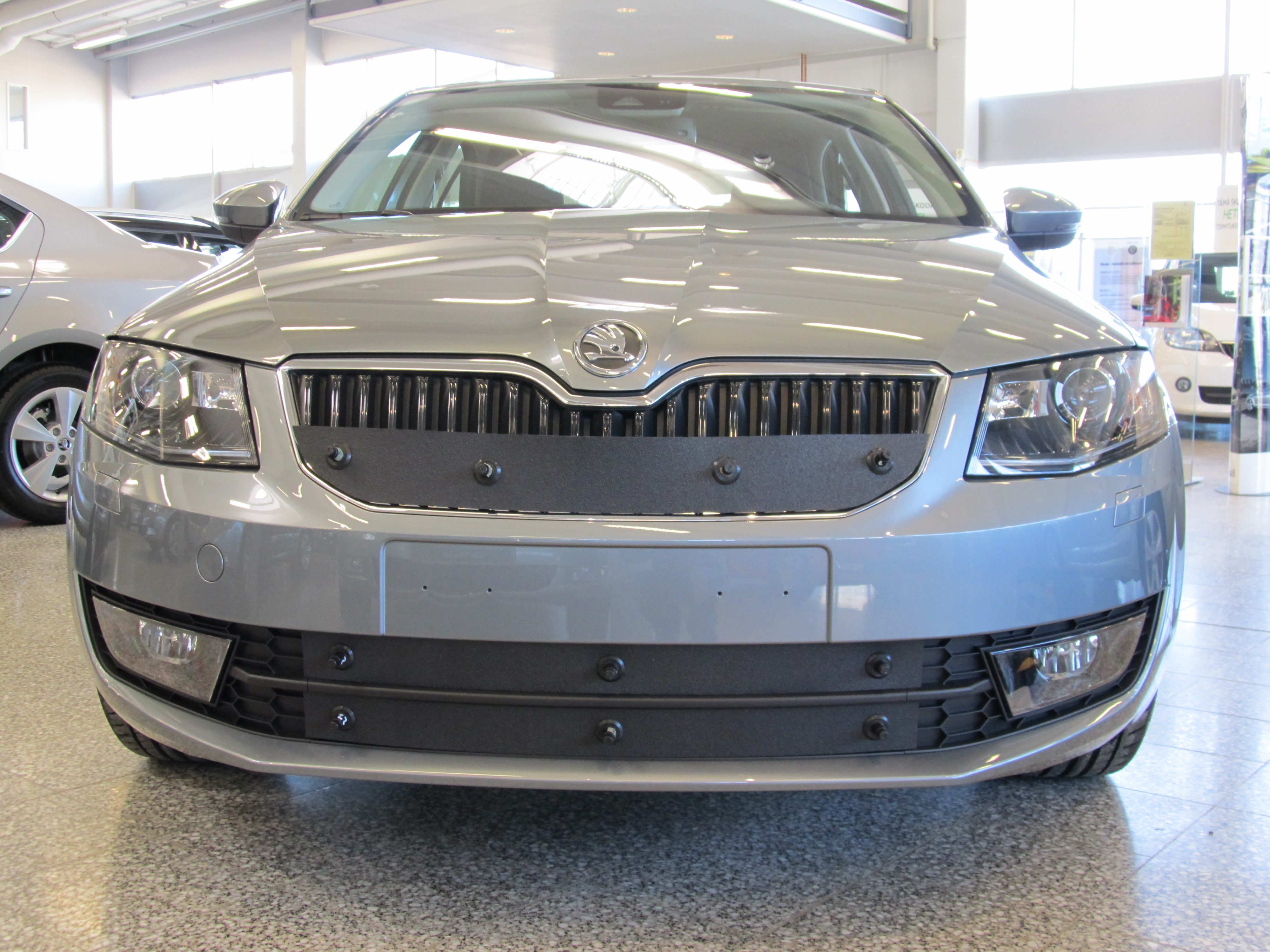 Maskisuoja Skoda Octavia 2013-2016