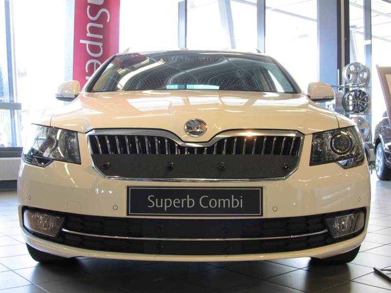 Maskisuoja Skoda Superb 2016- (Kopio)