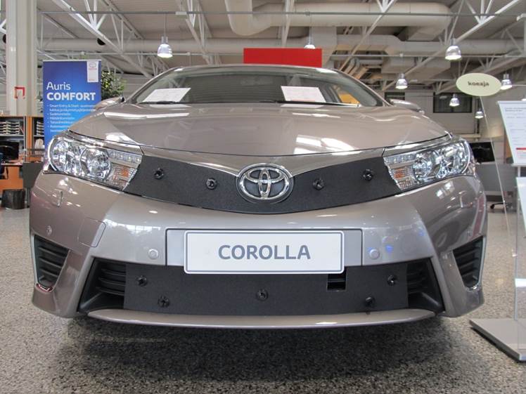 Maskisuoja Toyota Corolla 2013-8/2016
