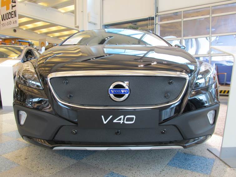 Maskisuoja Volvo V40 2013- (Kopio)