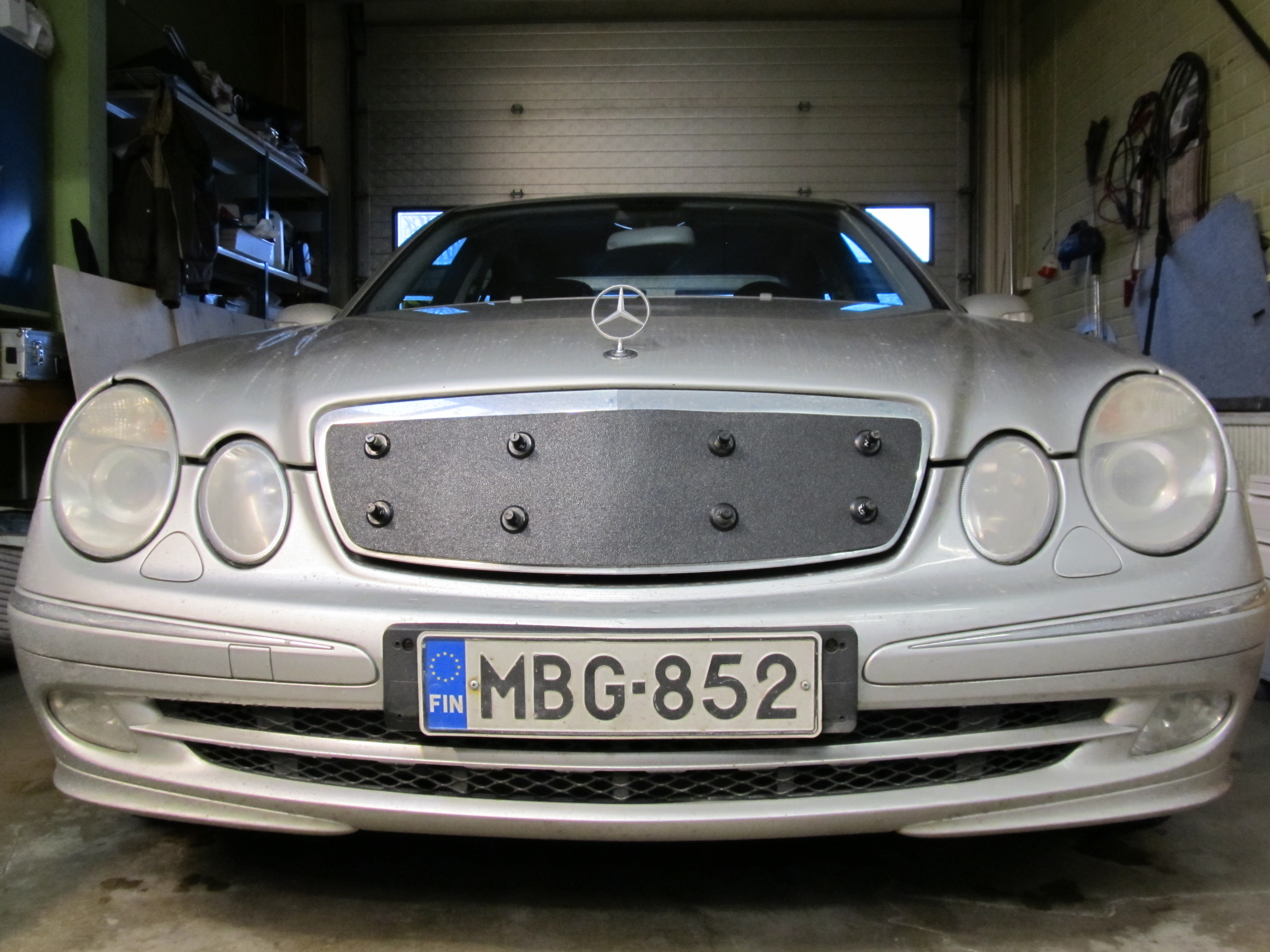 Maskisuoja Mercedes Benz 211 2002-2009