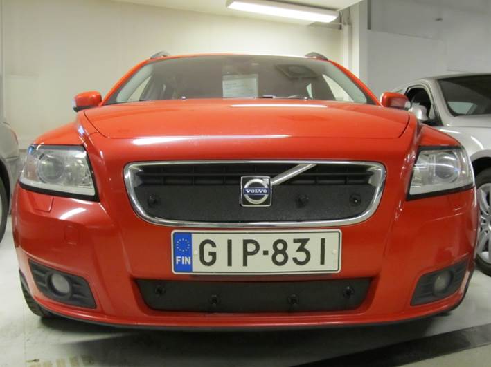 Maskisuoja Volvo V50 07-10, osittain umpinainen maski