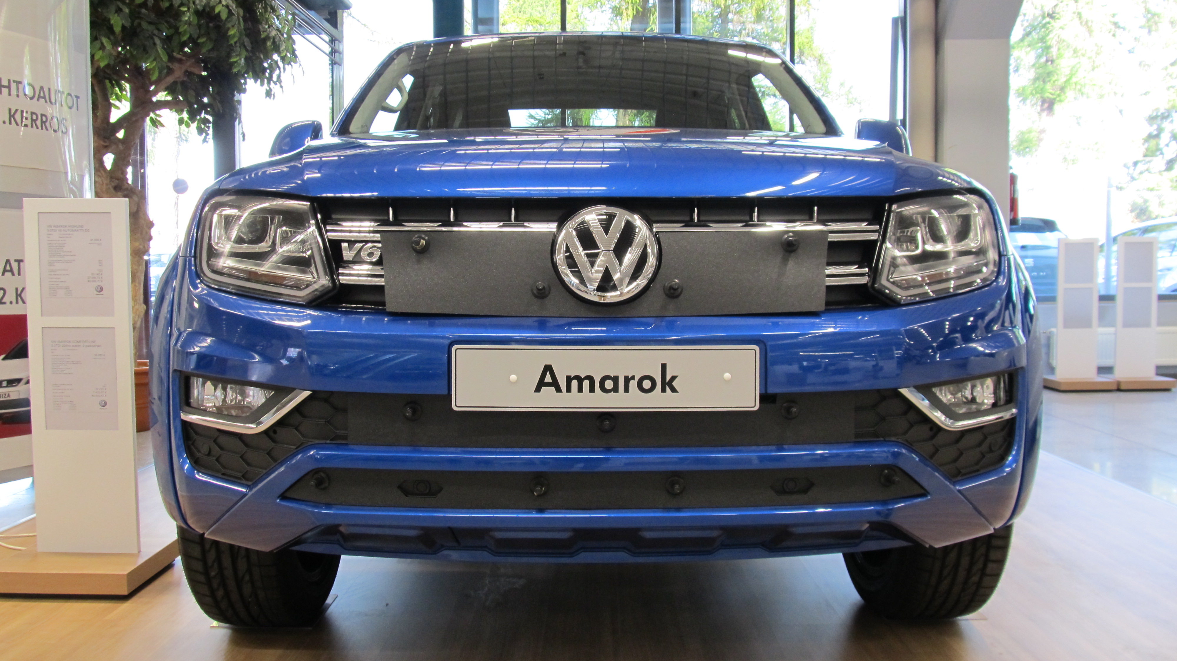 Maskisuoja Volkswagen Amarok 11-16 Huom!Vain musta puskuri! (Kopio)