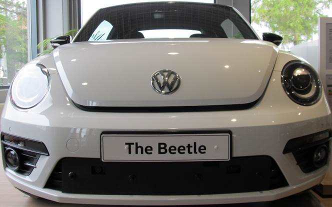 Maskisuoja Volkswagen Beetle 2012-2016 (Kopio)