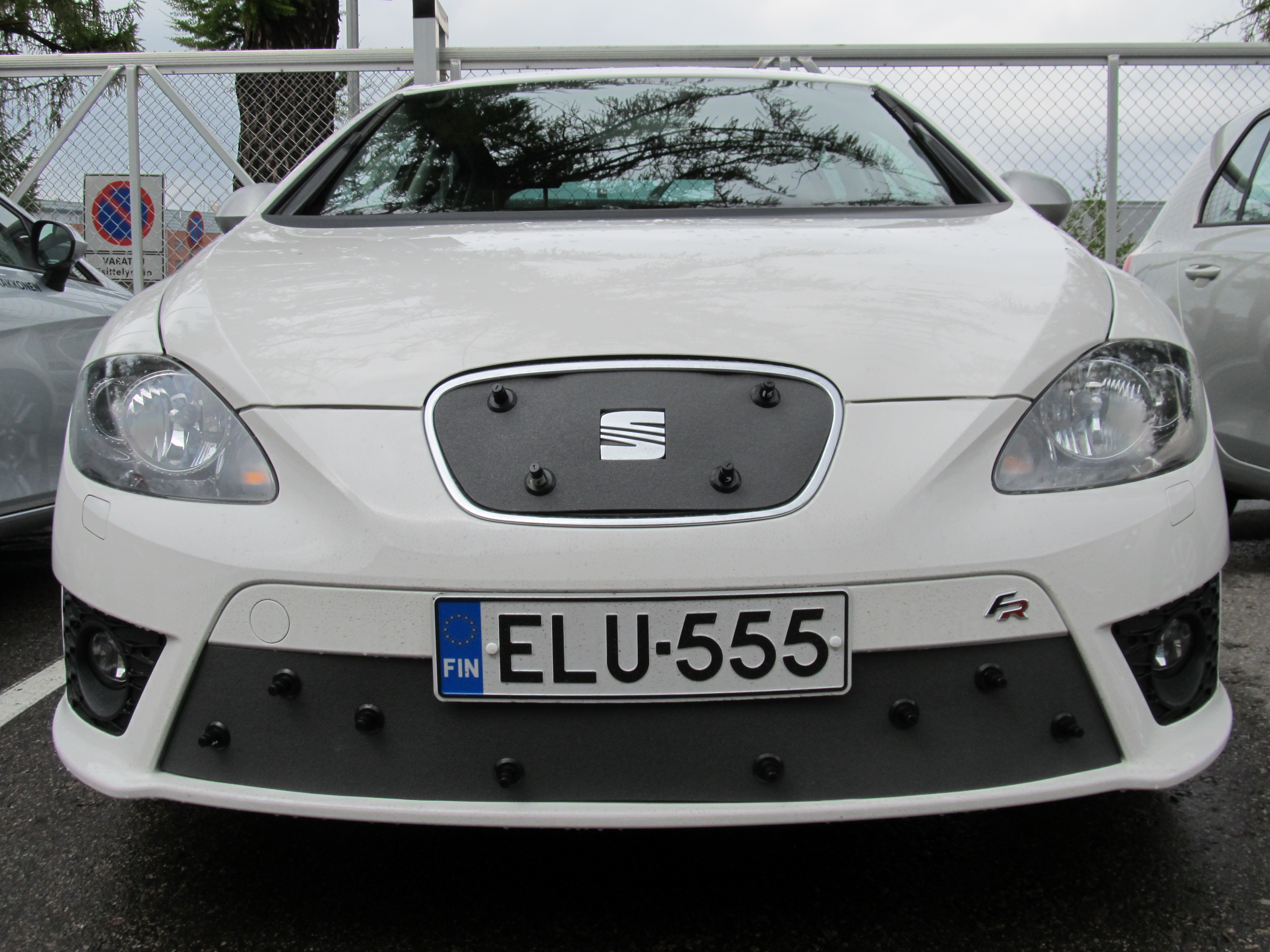 Maskisuoja Seat Leon FR 2011-2013