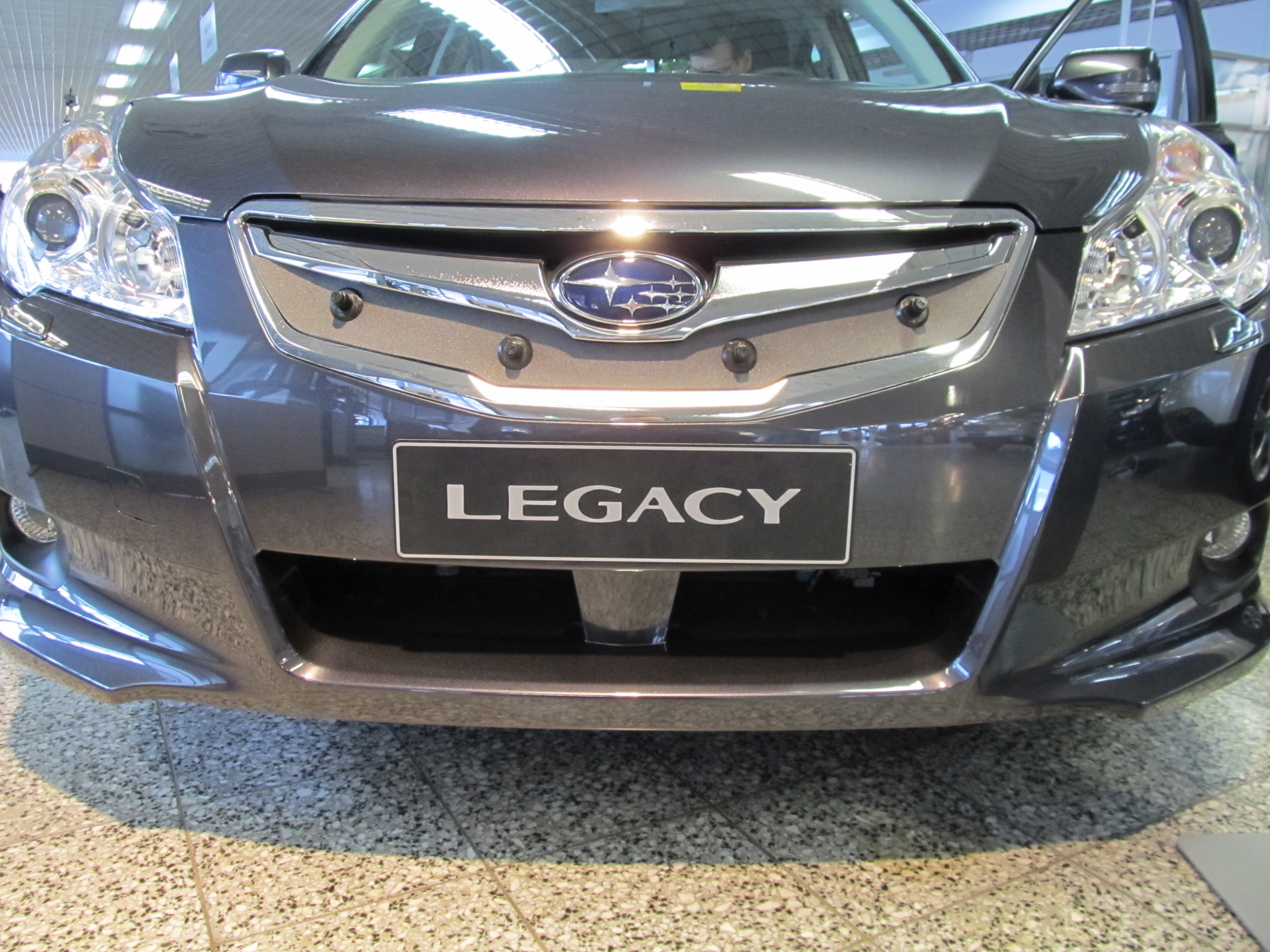 Maskisuoja Subaru Legacy 2011-2012