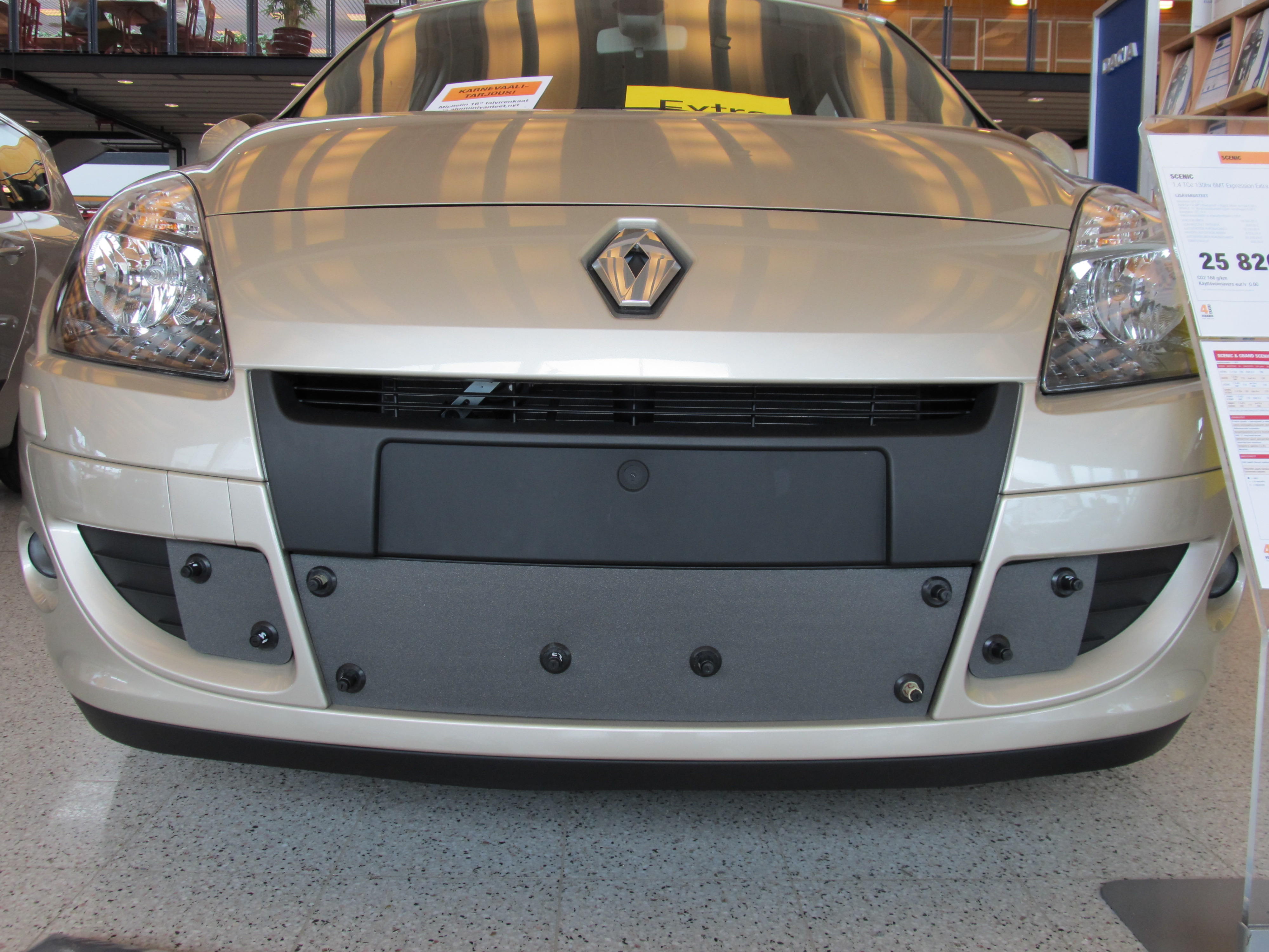 Maskisuoja Renault Scenic 2009-