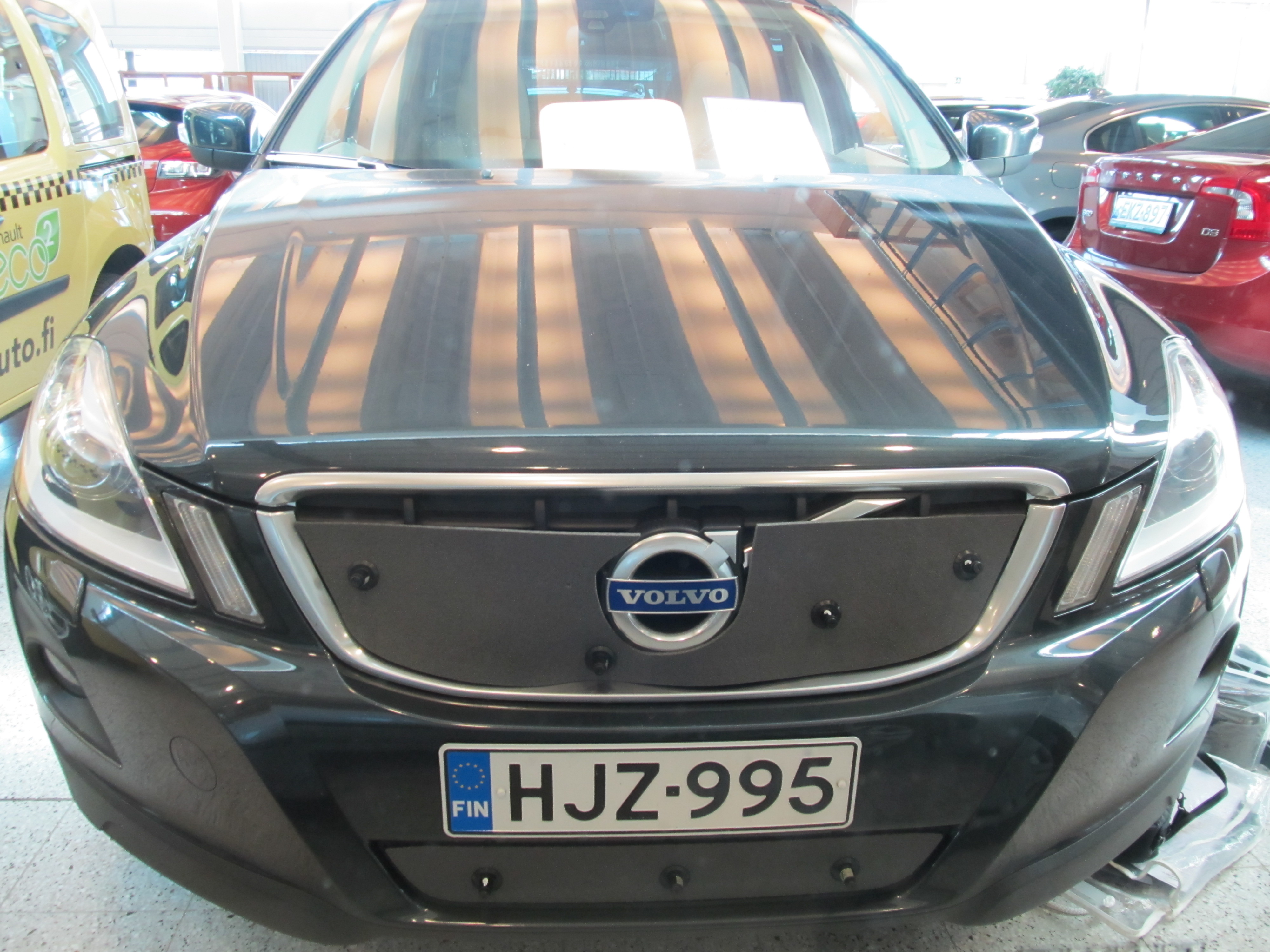 Maskisuoja Volvo V70 2014- (Kopio)