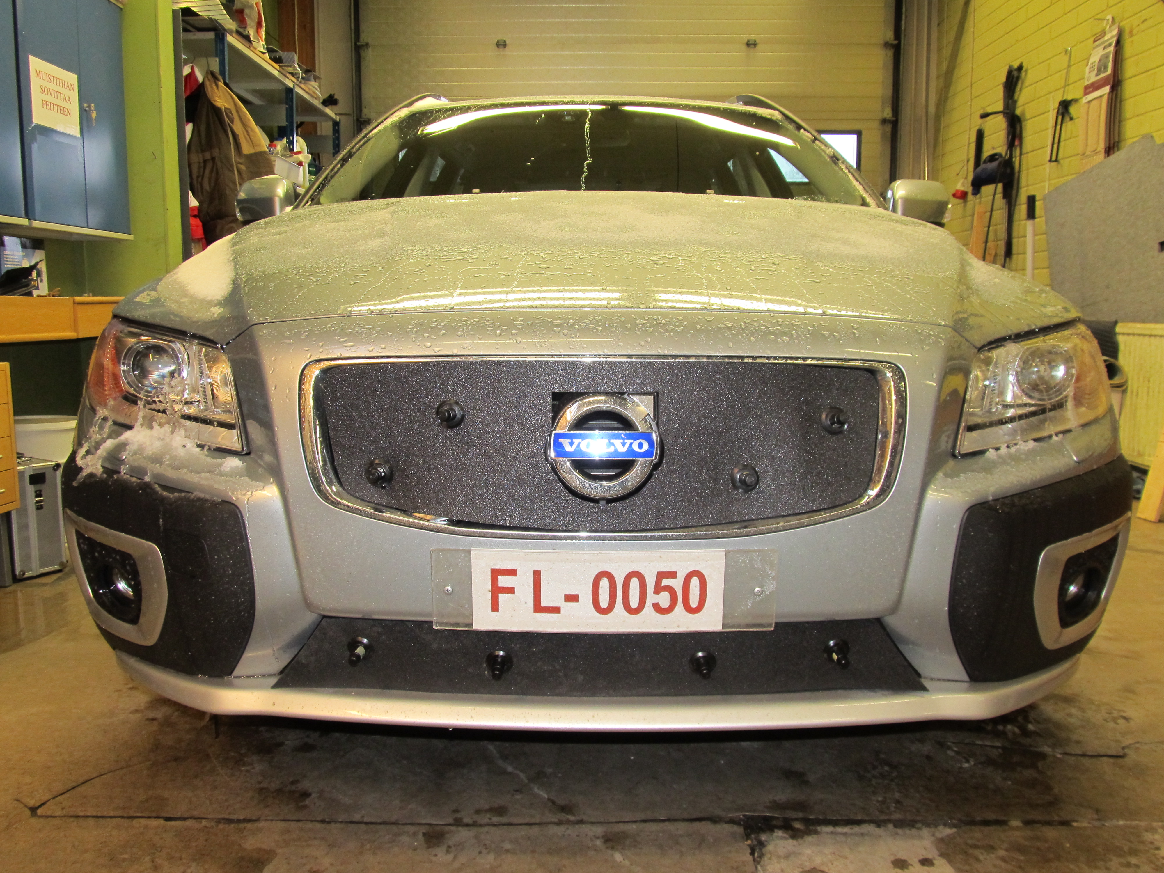 Maskisuoja Volvo XC70 2010-2013